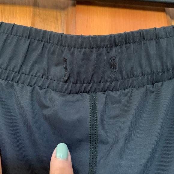 ZYIA Active Black Everyday Pants. Light, silky, stretchy fabric. #688 Size L - Picture 12 of 13